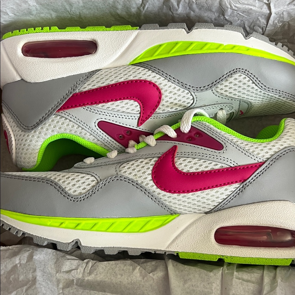 NIKE Air Max Correlate Training Shoes White/Fireberry-Pure Platinum - Picture 14 of 16